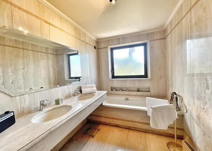 빌라 Magnifique Avec Piscine Vue 사나리쉬르메르