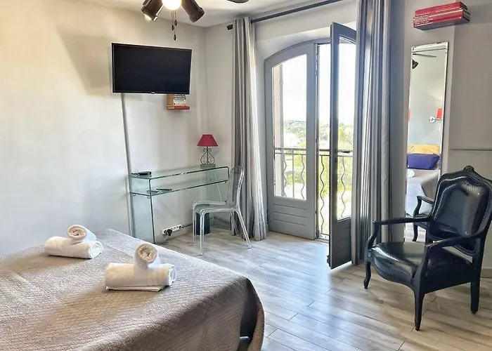 Magnifique Avec Piscine Vue 사나리쉬르메르