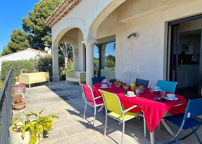 Magnifique Avec Piscine Vue 사나리쉬르메르